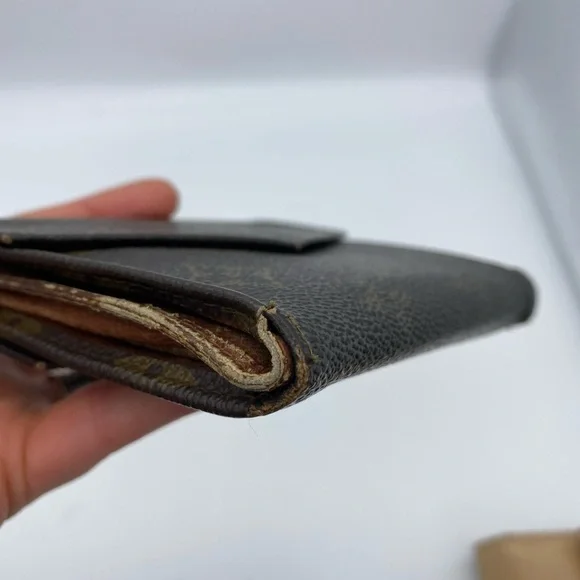 Louis Vuitton Vintage Compact Wallet